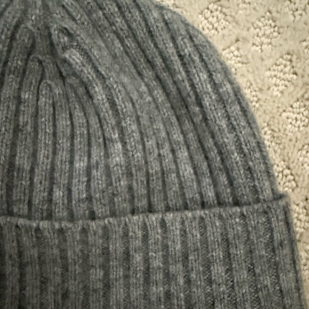 LAST CHANCE NWOT Jenni Kayne Cashmere Gray Knit Beanie - Picture 6 of 6